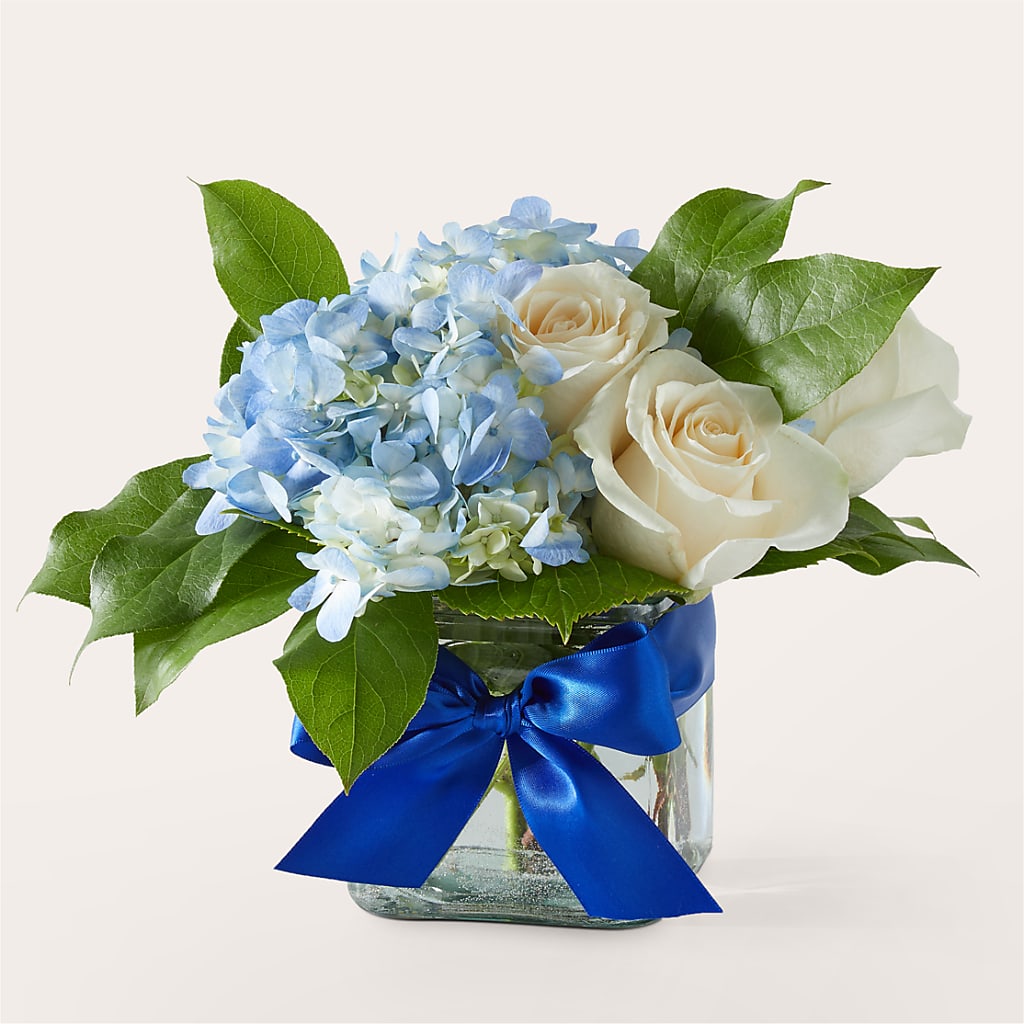 Sky Blue Delight Bouquet – VACHA'S FOREST FLOWERS, Oak Forest IL