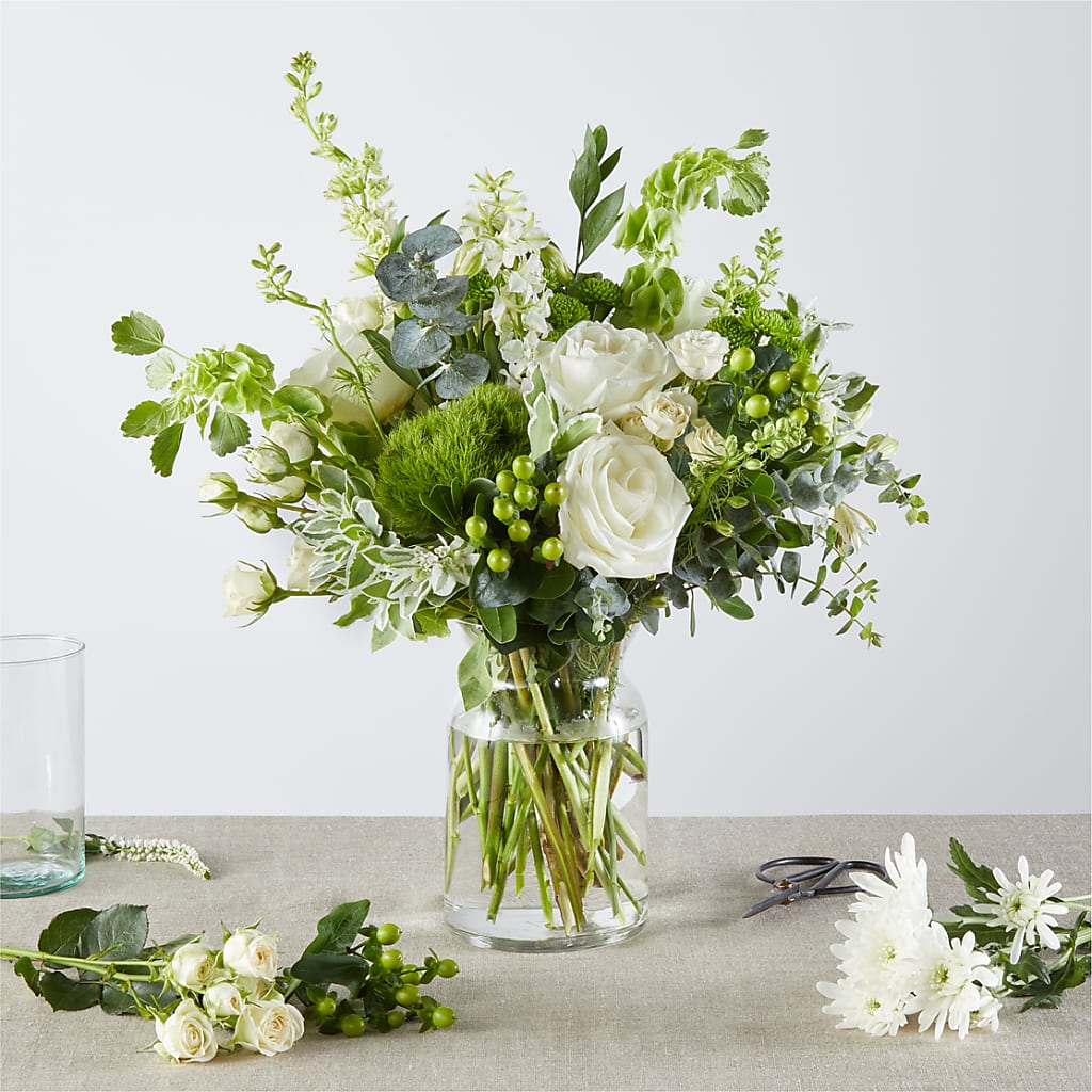 Irish Garden - A Florist Original – VACHA'S FOREST FLOWERS, Oak Forest IL