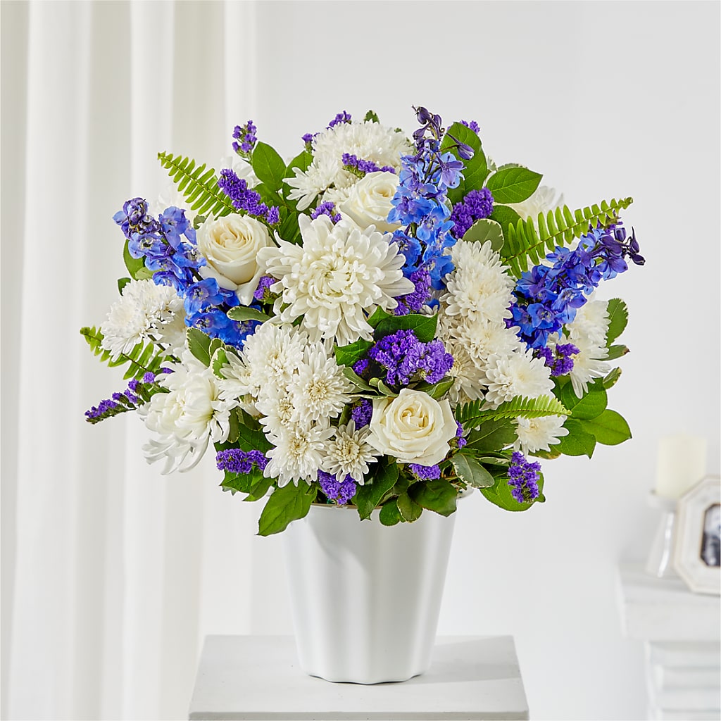 Hold Dear Tabletop Basket – VACHA'S FOREST FLOWERS, Oak Forest IL