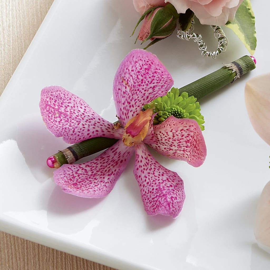 Pink Mokara Boutonniere – VACHA'S FOREST FLOWERS, Oak Forest IL