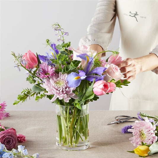 Pastel Tradition - A Florist Original – VACHA'S FOREST FLOWERS, Oak Forest IL