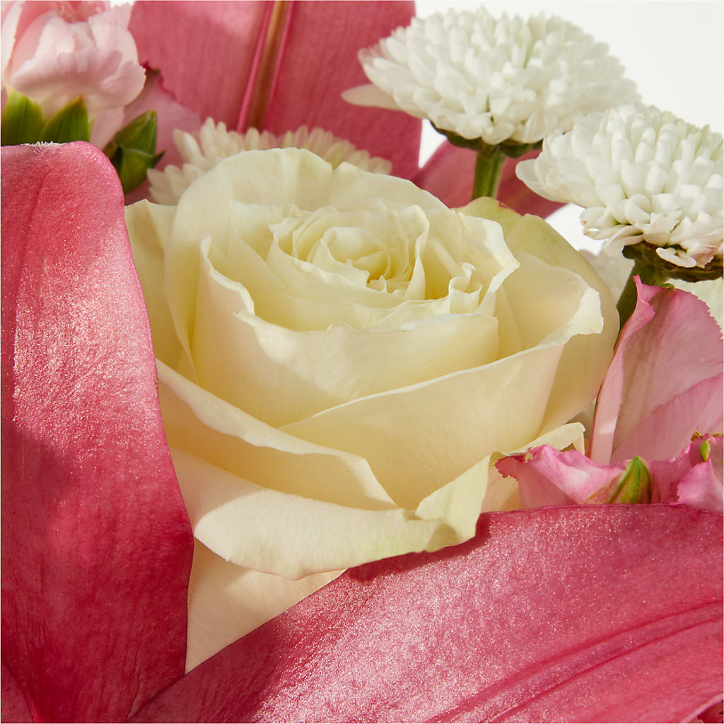 Piece of Cake Bouquet – VACHA'S FOREST FLOWERS, Oak Forest IL