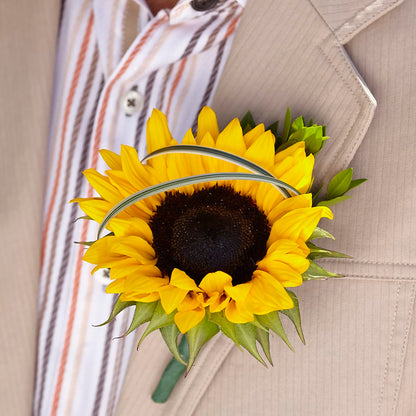 Free Spirit Boutonniere – VACHA'S FOREST FLOWERS, Oak Forest IL